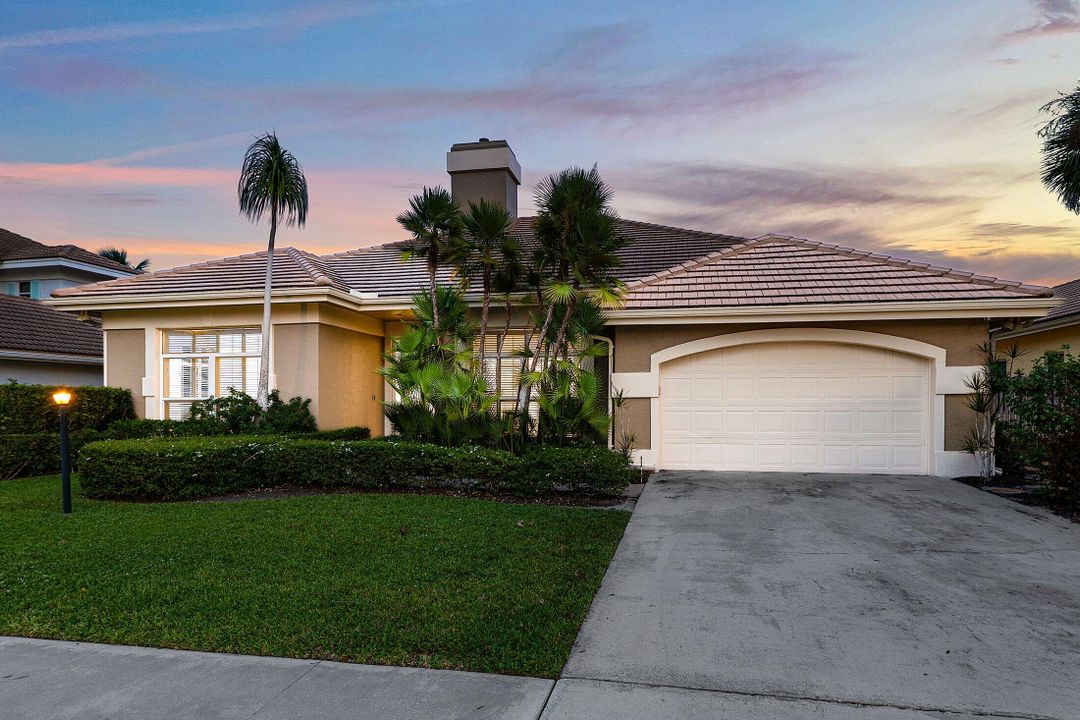 For Sale: $1,475,000 (4 beds, 2 baths, 2739 Square Feet)