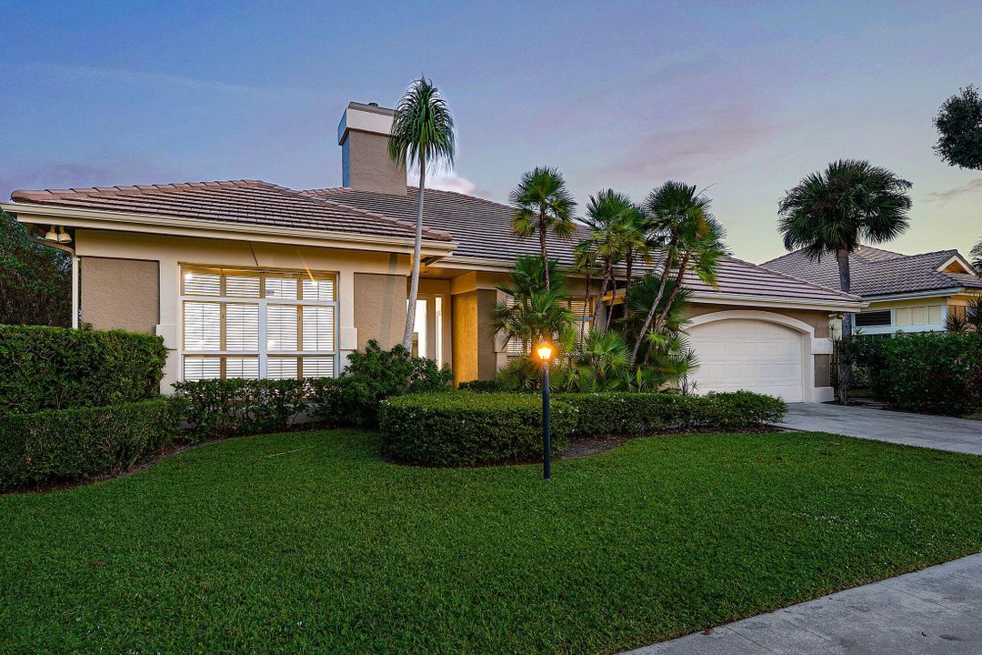 For Sale: $1,475,000 (4 beds, 2 baths, 2739 Square Feet)