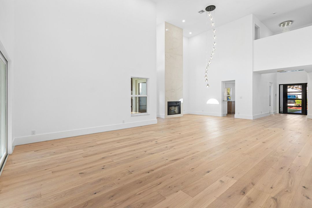 待售: $999,000 (4 贝兹, 3 浴室, 2573 平方英尺)