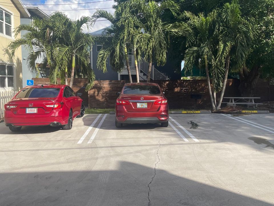 Active With Contract: $1,800 (2 beds, 1 baths, 754 Square Feet)