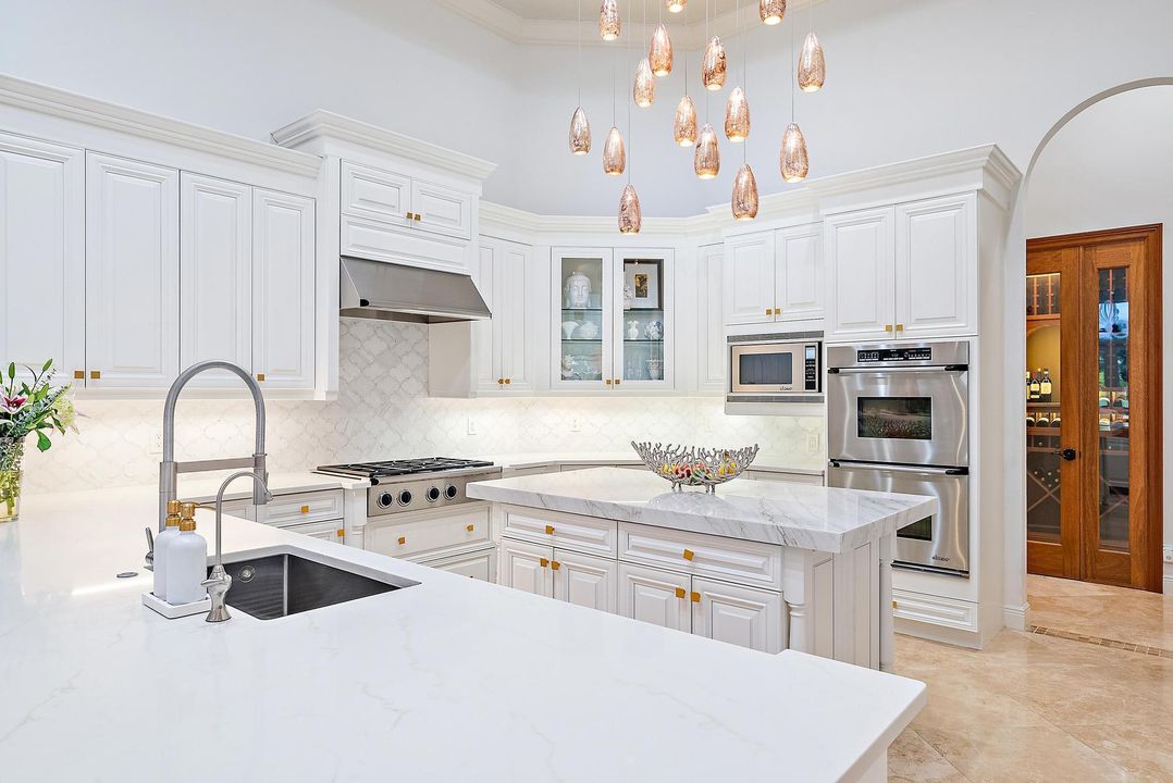 На продажу: $3,125,000 (4 спален, 4 ванн, 4750 Квадратных фут)