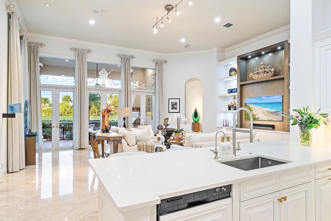 На продажу: $3,125,000 (4 спален, 4 ванн, 4750 Квадратных фут)