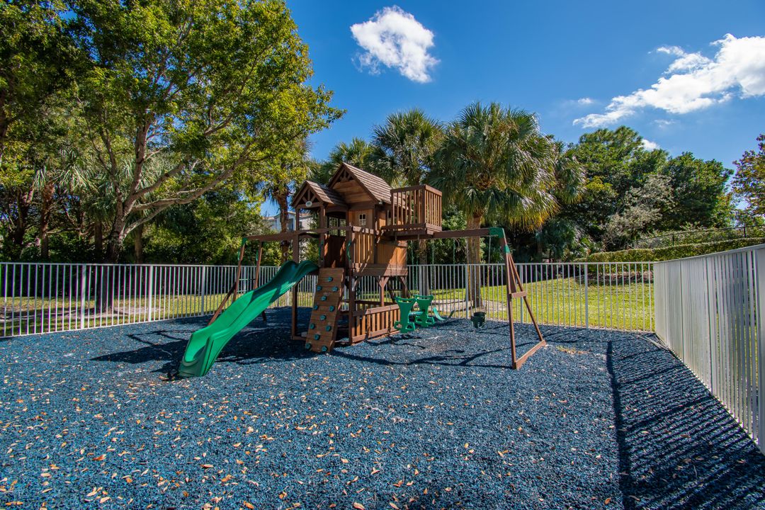 For Rent: $3,500 (3 beds, 2 baths, 1404 Square Feet)