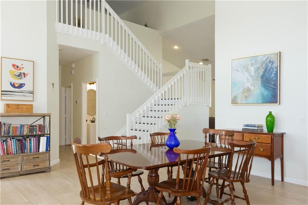 For Sale: $550,000 (5 beds, 2 baths, 2981 Square Feet)