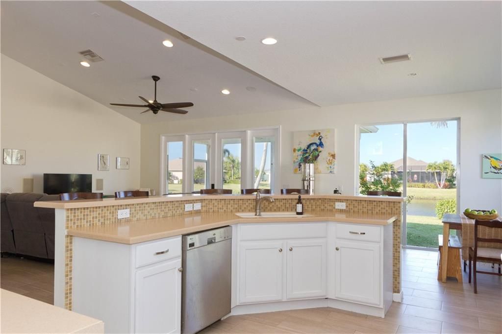 For Sale: $550,000 (5 beds, 2 baths, 2981 Square Feet)