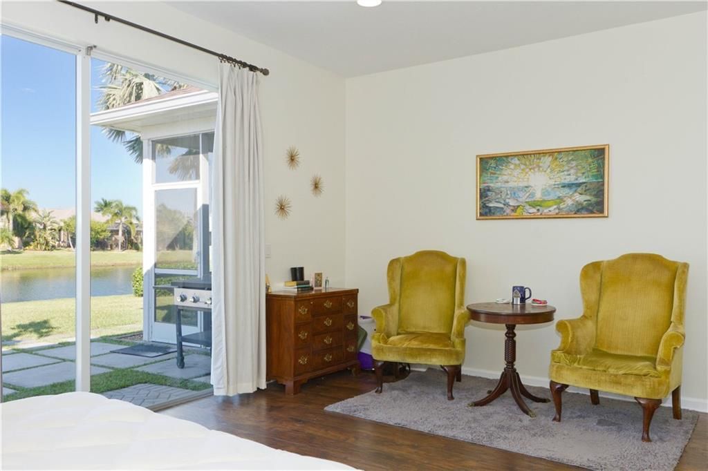 For Sale: $550,000 (5 beds, 2 baths, 2981 Square Feet)