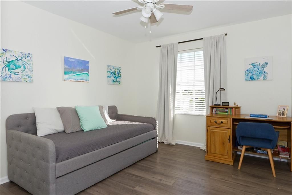 For Sale: $550,000 (5 beds, 2 baths, 2981 Square Feet)