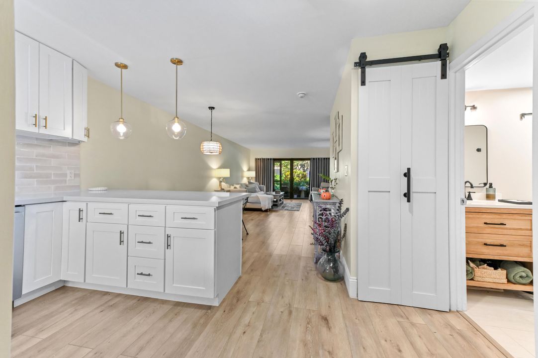 На продажу: $315,000 (2 спален, 2 ванн, 1121 Квадратных фут)