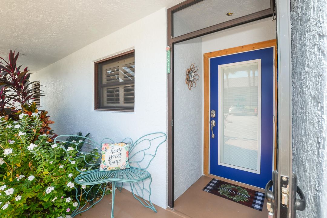 For Sale: $249,000 (2 beds, 2 baths, 1188 Square Feet)