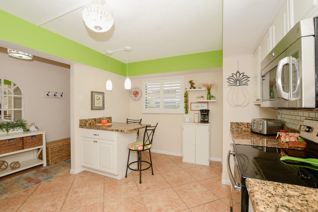 For Sale: $249,000 (2 beds, 2 baths, 1188 Square Feet)