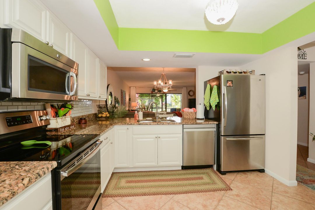 For Sale: $249,000 (2 beds, 2 baths, 1188 Square Feet)