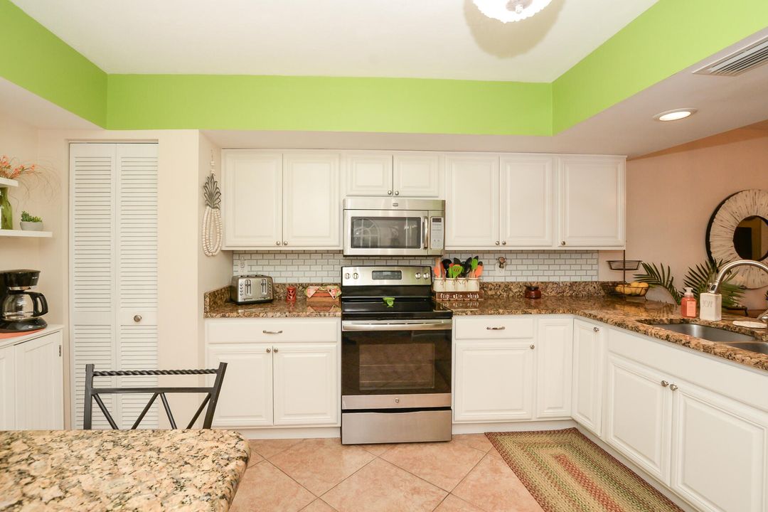 For Sale: $249,000 (2 beds, 2 baths, 1188 Square Feet)