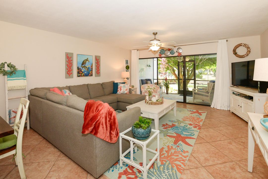 For Sale: $249,000 (2 beds, 2 baths, 1188 Square Feet)