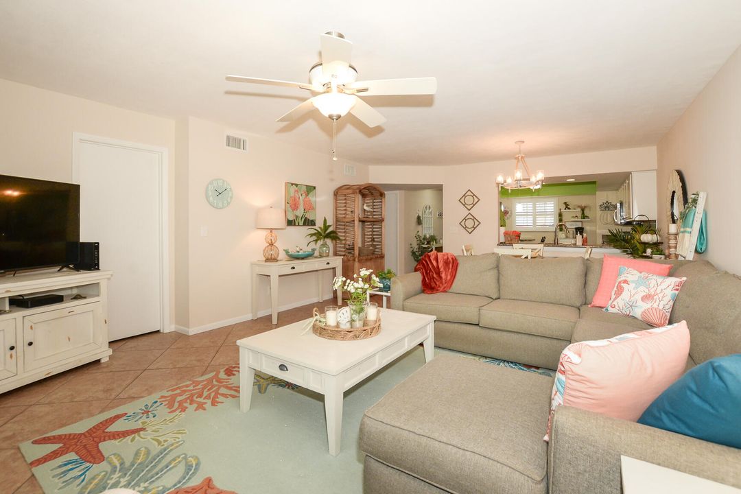 For Sale: $249,000 (2 beds, 2 baths, 1188 Square Feet)