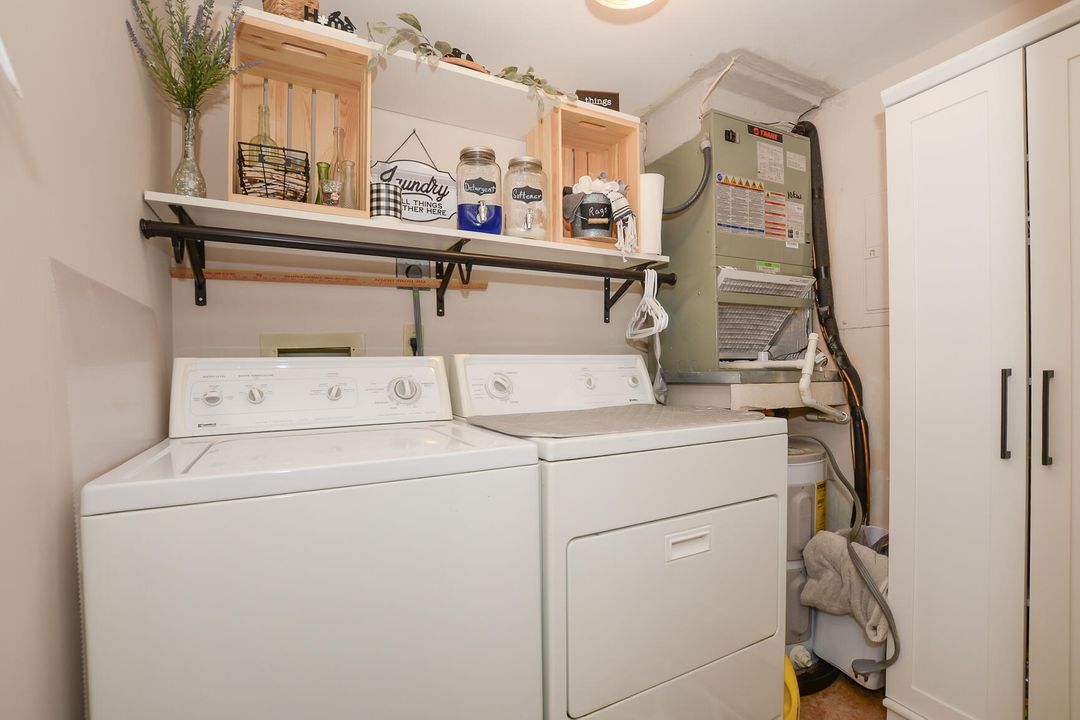 For Sale: $249,000 (2 beds, 2 baths, 1188 Square Feet)