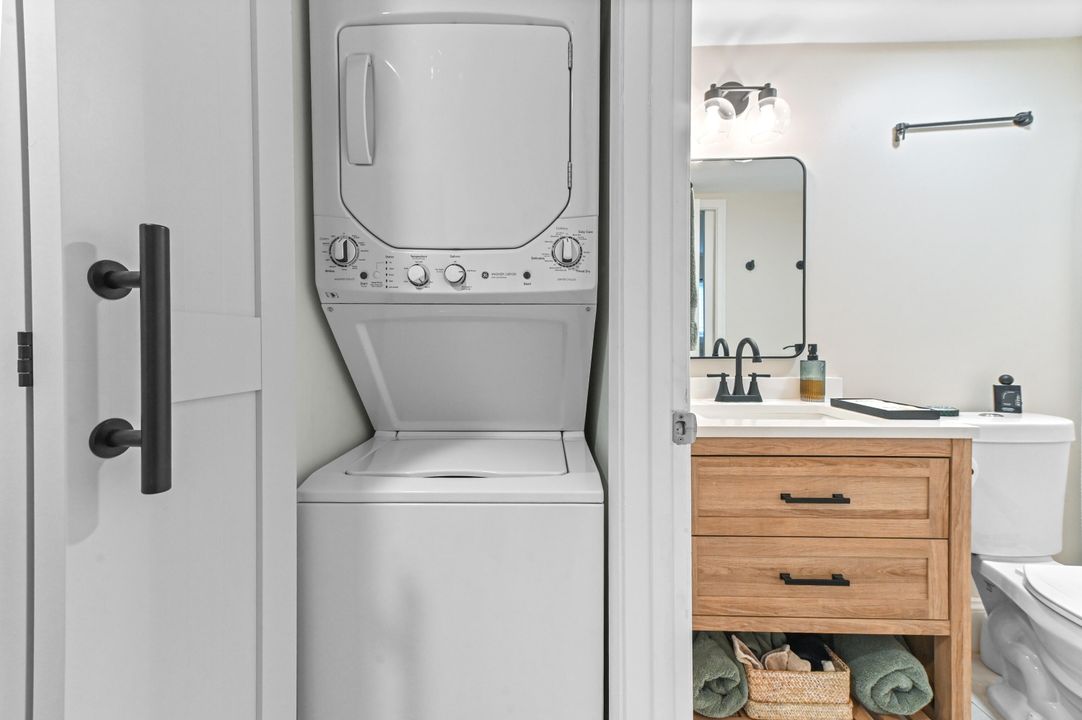 На продажу: $315,000 (2 спален, 2 ванн, 1121 Квадратных фут)