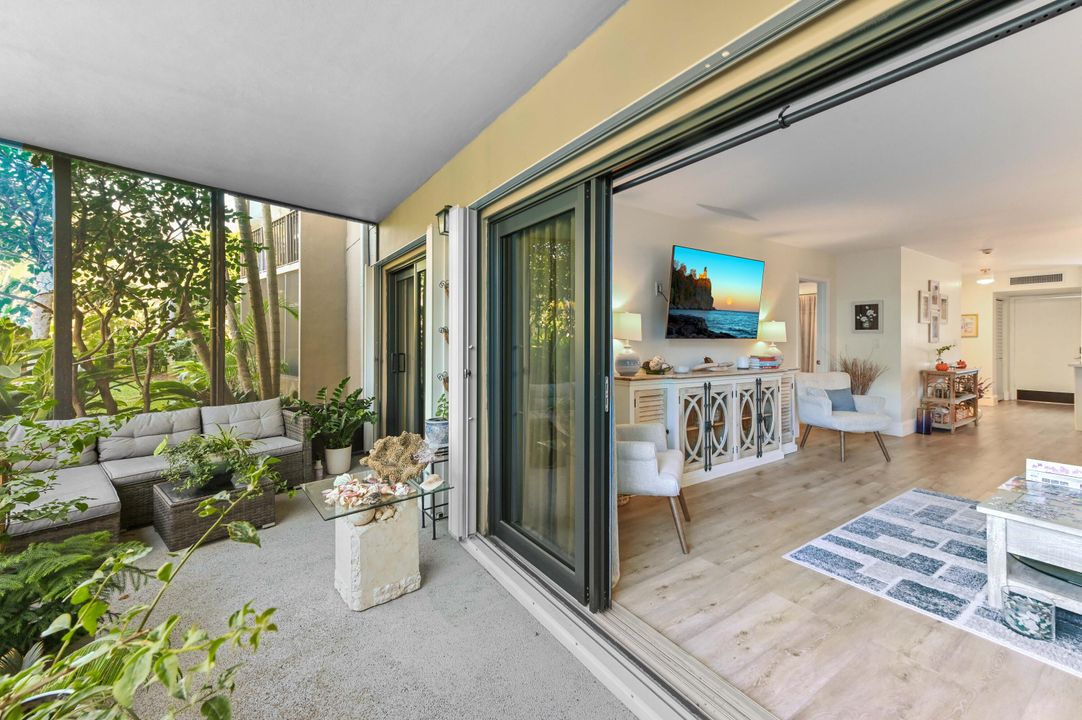 На продажу: $315,000 (2 спален, 2 ванн, 1121 Квадратных фут)