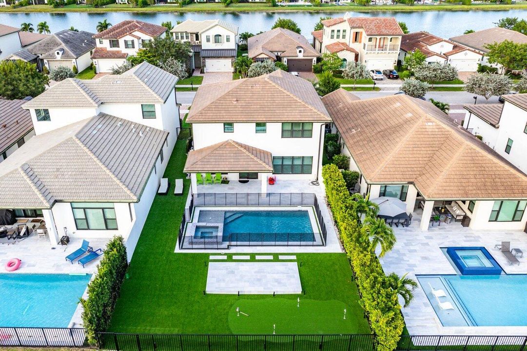 For Sale: $1,225,000 (4 beds, 3 baths, 2676 Square Feet)