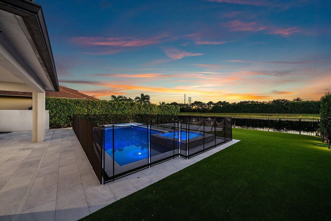 For Sale: $1,225,000 (4 beds, 3 baths, 2676 Square Feet)