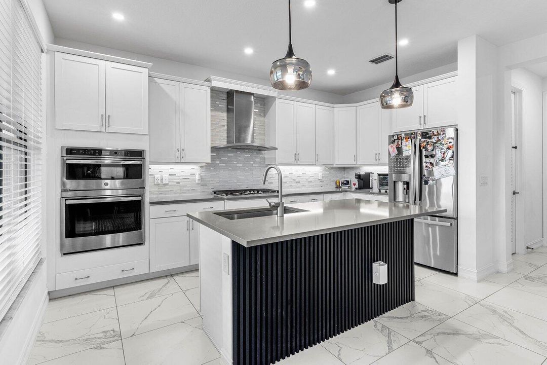 For Sale: $1,225,000 (4 beds, 3 baths, 2676 Square Feet)