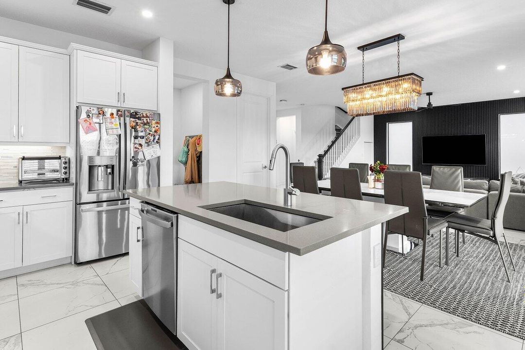 For Sale: $1,225,000 (4 beds, 3 baths, 2676 Square Feet)