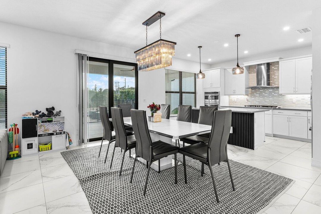 For Sale: $1,225,000 (4 beds, 3 baths, 2676 Square Feet)