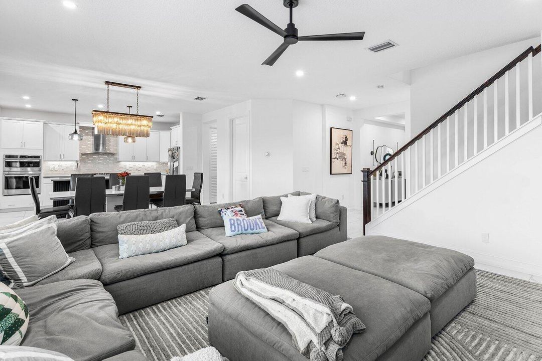 For Sale: $1,225,000 (4 beds, 3 baths, 2676 Square Feet)