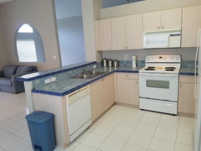 Activo con contrato: $3,500 (3 camas, 2 baños, 1840 Pies cuadrados)