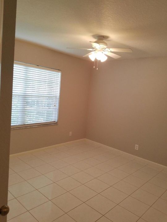 Activo con contrato: $3,500 (3 camas, 2 baños, 1840 Pies cuadrados)