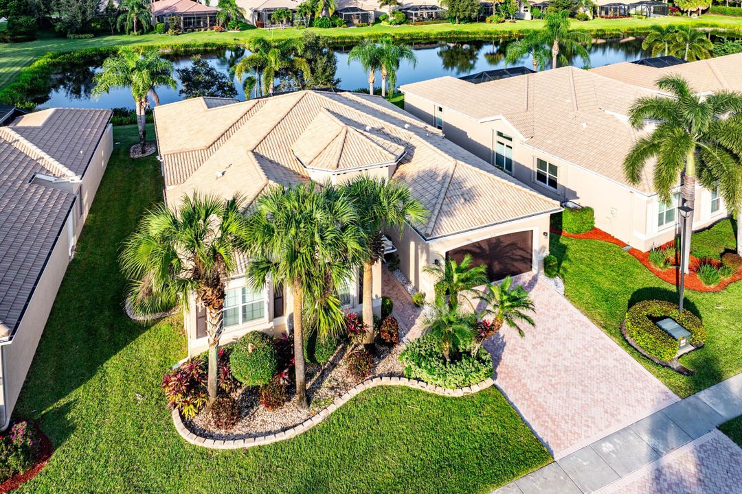 For Sale: $929,000 (3 beds, 2 baths, 2678 Square Feet)