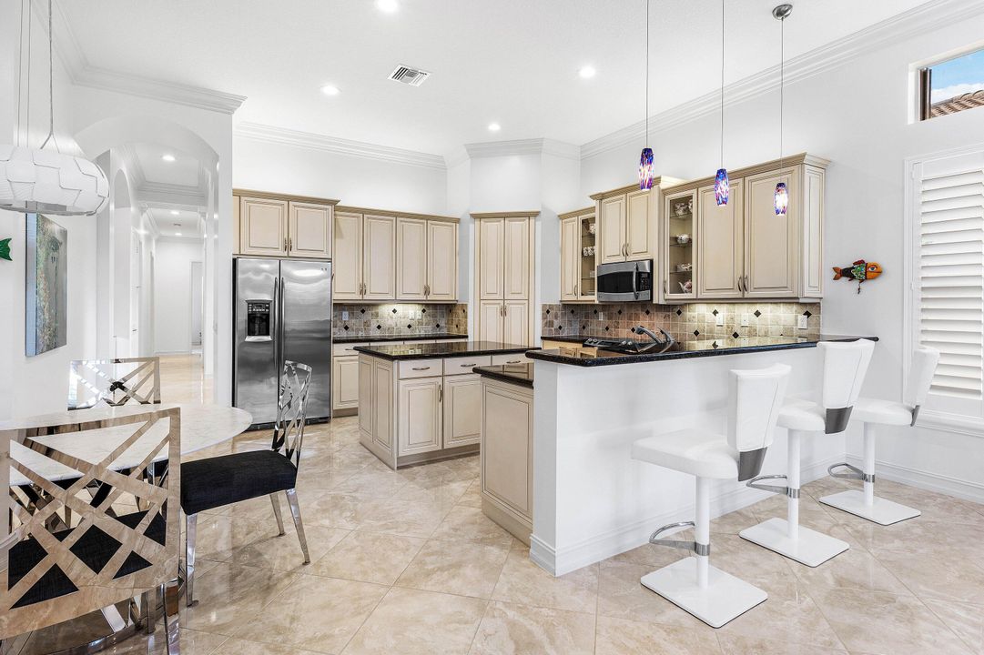 For Sale: $929,000 (3 beds, 2 baths, 2678 Square Feet)