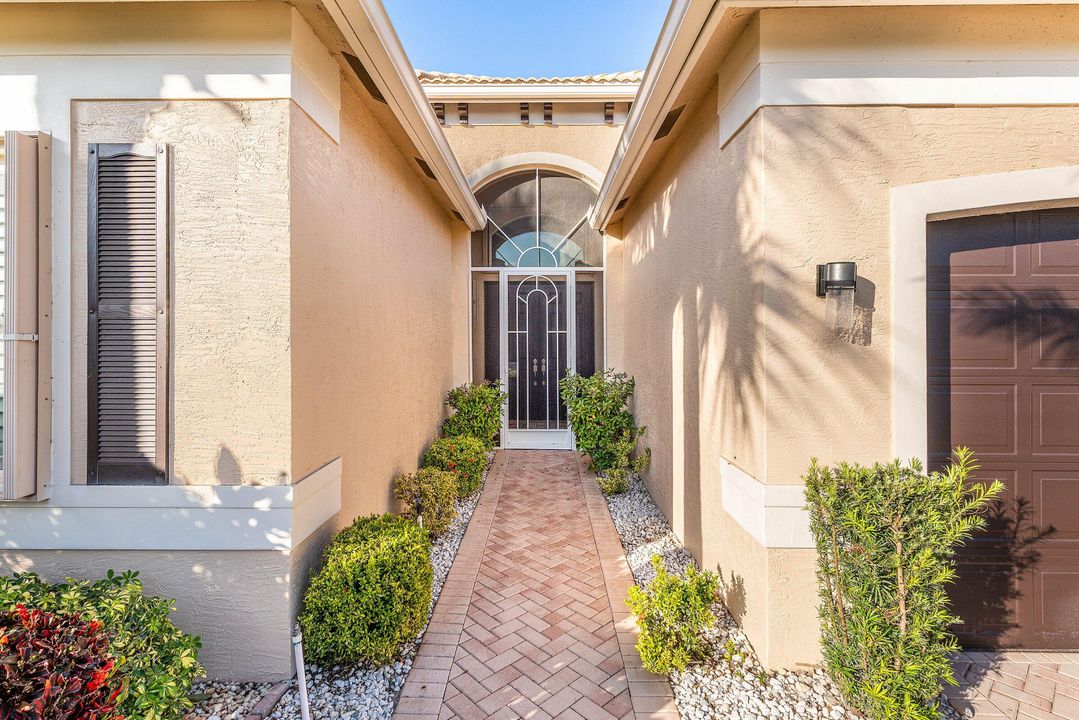 For Sale: $929,000 (3 beds, 2 baths, 2678 Square Feet)