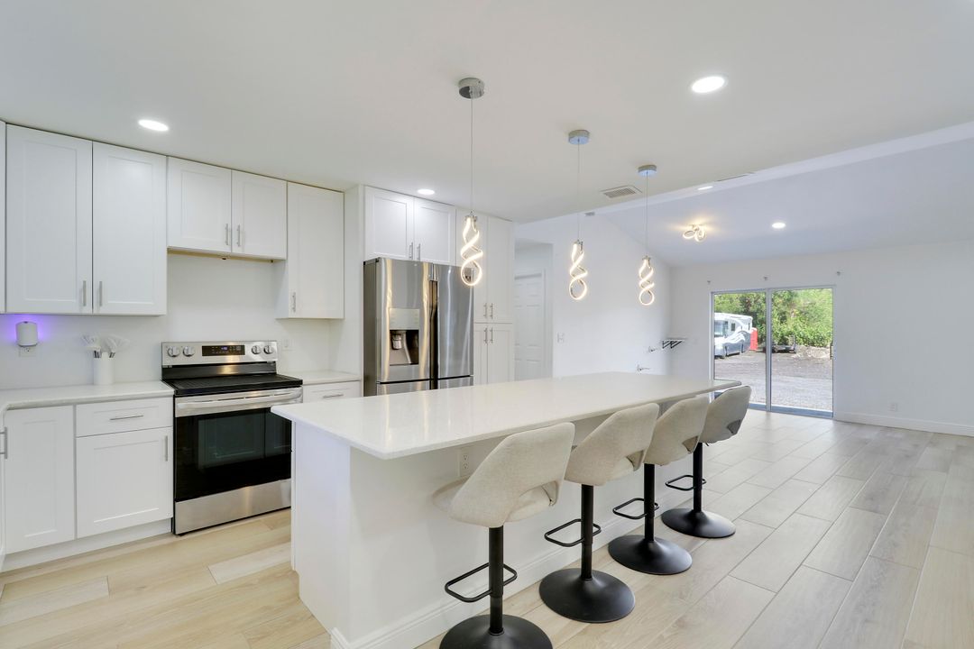 For Sale: $599,000 (3 beds, 2 baths, 1378 Square Feet)