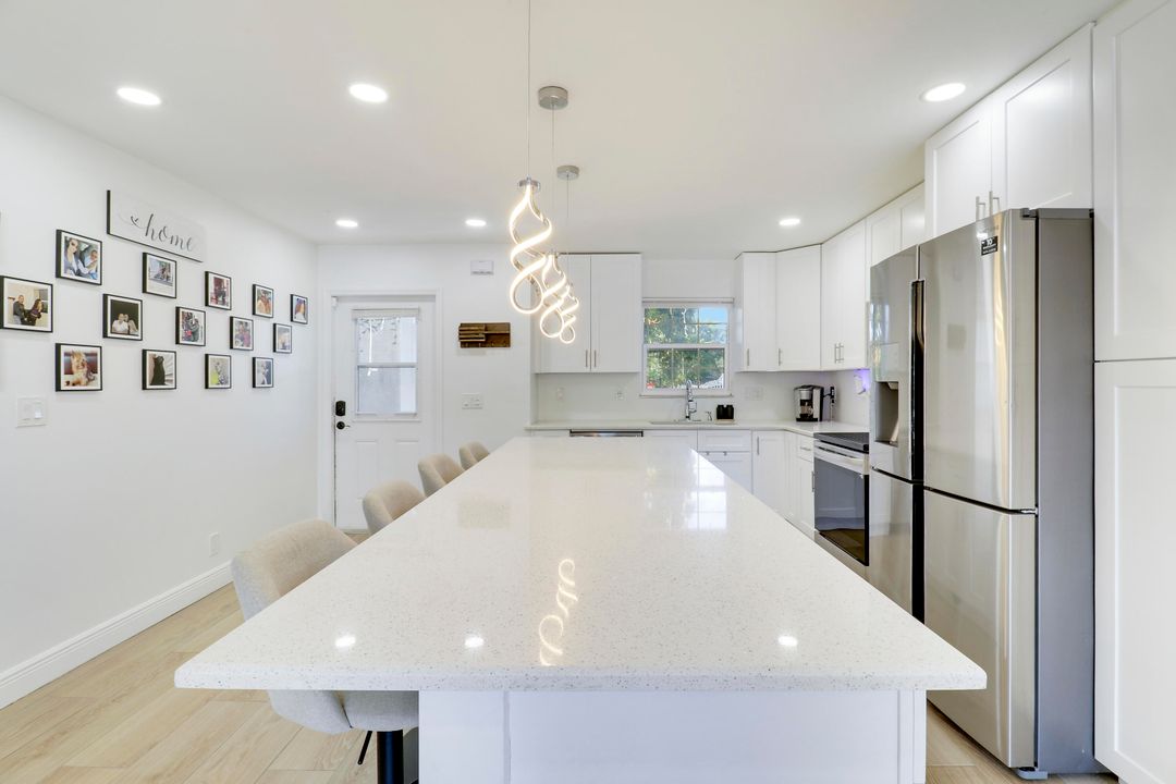 For Sale: $599,000 (3 beds, 2 baths, 1378 Square Feet)