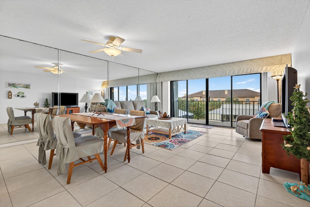 For Sale: $339,800 (2 beds, 2 baths, 1200 Square Feet)