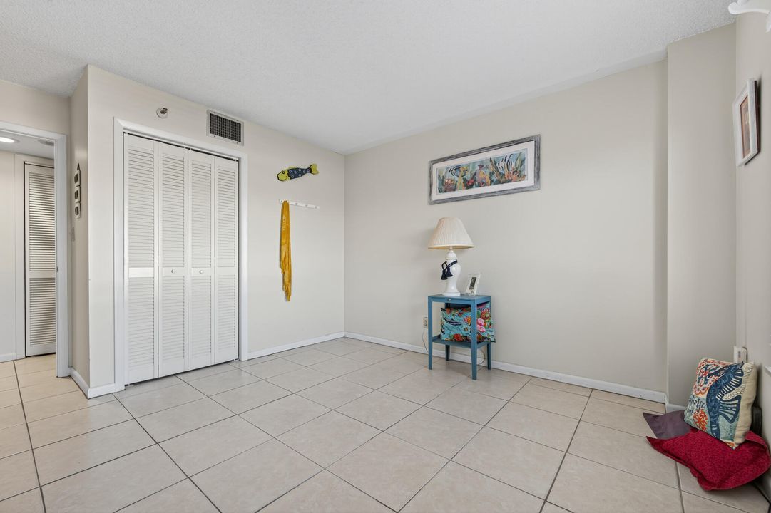 For Sale: $339,800 (2 beds, 2 baths, 1200 Square Feet)