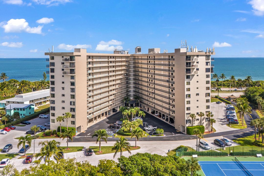 For Sale: $339,800 (2 beds, 2 baths, 1200 Square Feet)