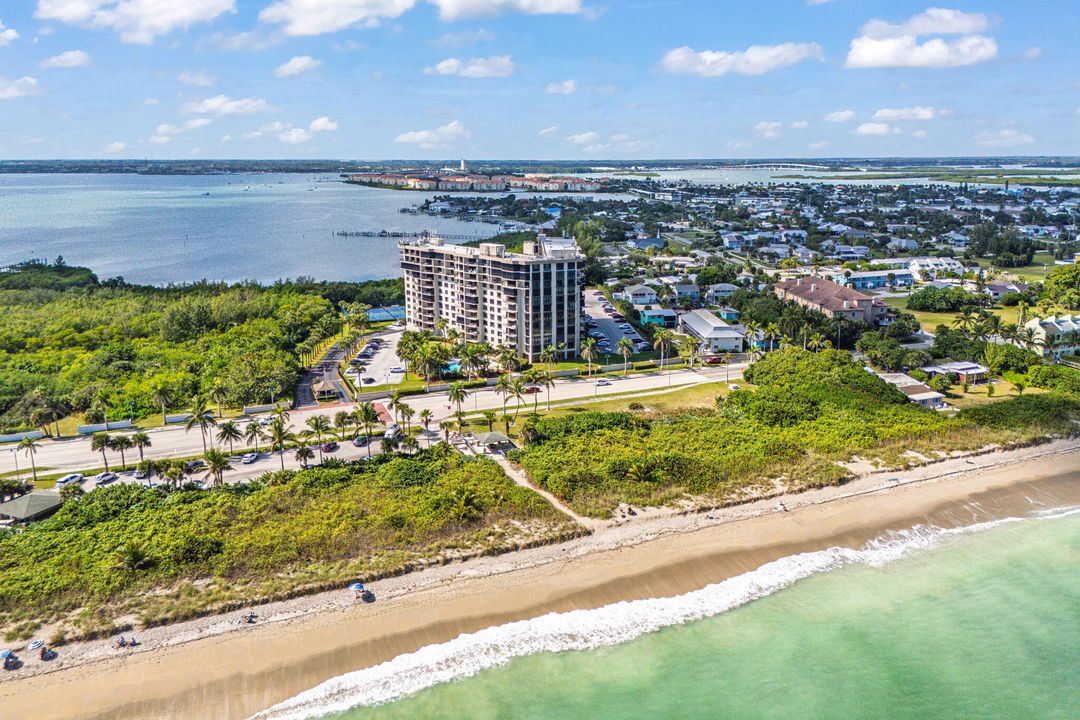 For Sale: $339,800 (2 beds, 2 baths, 1200 Square Feet)