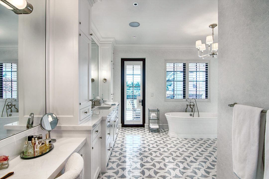 For Sale: $13,995,000 (6 beds, 6 baths, 8084 Square Feet)