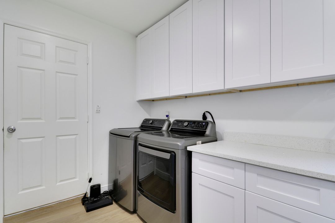 For Sale: $599,000 (3 beds, 2 baths, 1378 Square Feet)