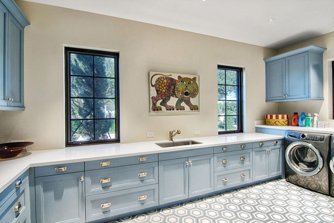 For Sale: $13,995,000 (6 beds, 6 baths, 8084 Square Feet)