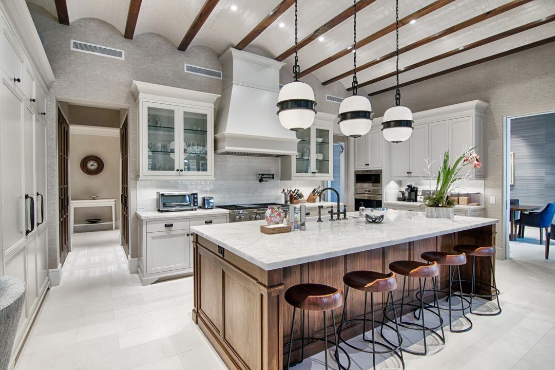 For Sale: $13,995,000 (6 beds, 6 baths, 8084 Square Feet)