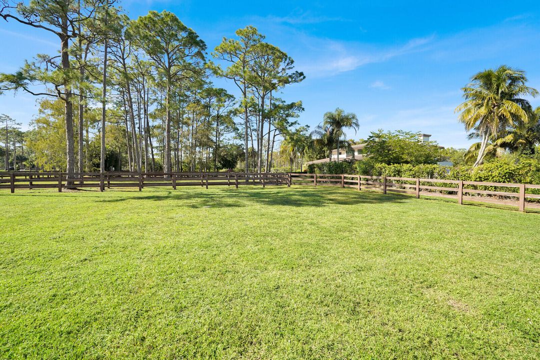 出租: $10,000 (1 贝兹, 1 浴室, 2800 平方英尺)