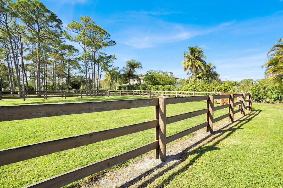 出租: $10,000 (1 贝兹, 1 浴室, 2800 平方英尺)