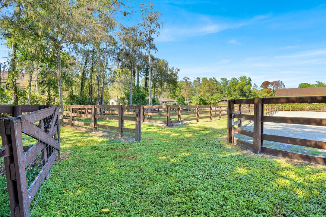 出租: $10,000 (1 贝兹, 1 浴室, 2800 平方英尺)