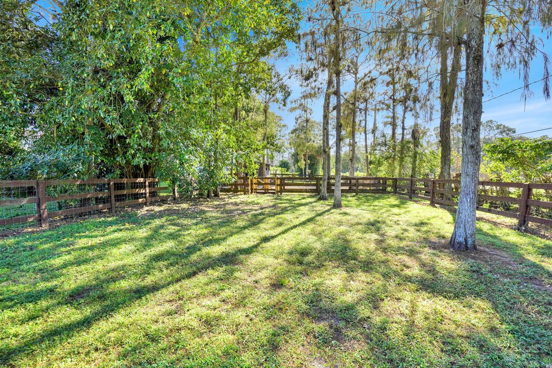 出租: $10,000 (1 贝兹, 1 浴室, 2800 平方英尺)