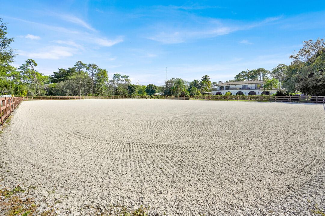 出租: $10,000 (1 贝兹, 1 浴室, 2800 平方英尺)