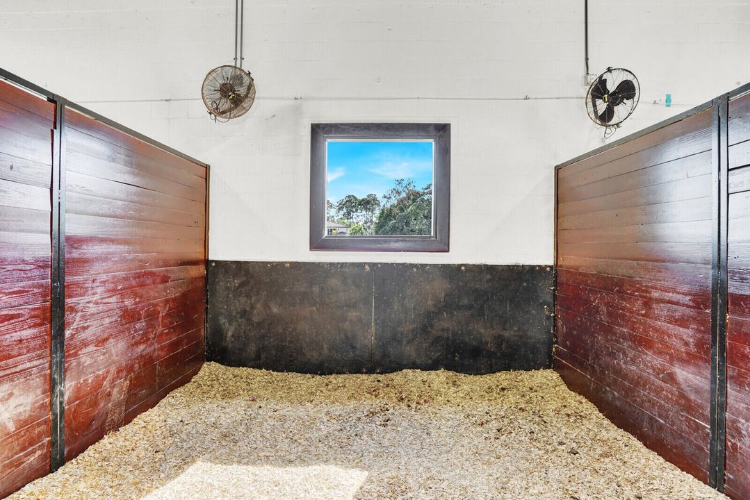 出租: $10,000 (1 贝兹, 1 浴室, 2800 平方英尺)