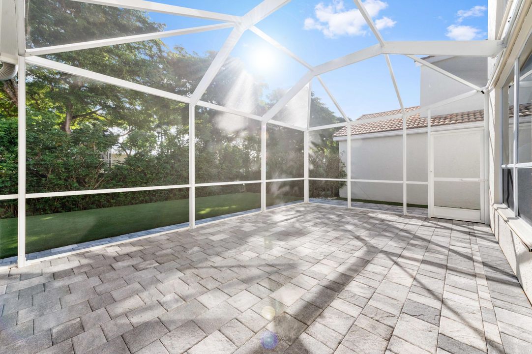 Active With Contract: $865,000 (3 beds, 2 baths, 2284 Square Feet)