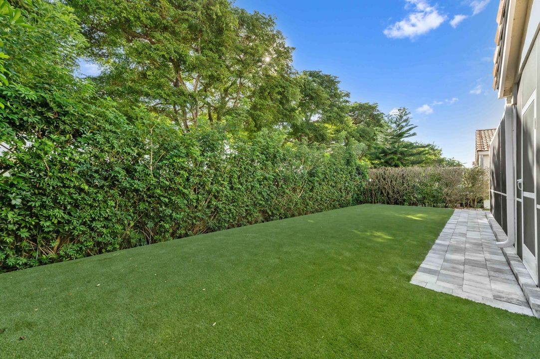 Active With Contract: $865,000 (3 beds, 2 baths, 2284 Square Feet)